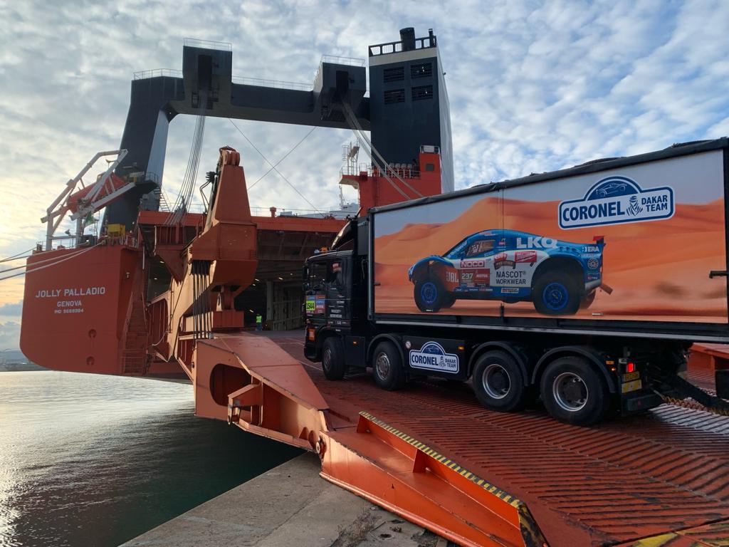 Salpata sulle navi della Ignazio Messina la carovana della Dakar 2024