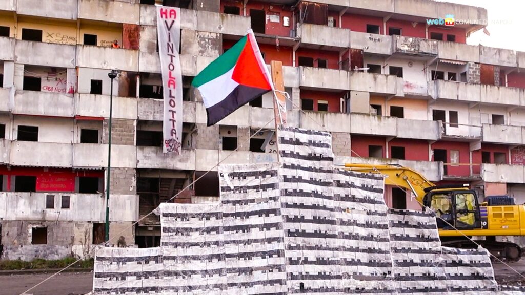 “Restart Scampia”, giù la Vela Rossa