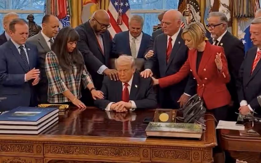 Trump contro il Papa in chiave calvinista e caricaturale