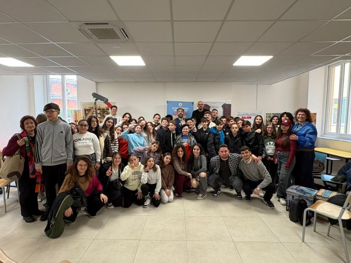 “Insegnante per un giorno”, gli studenti diventano attori