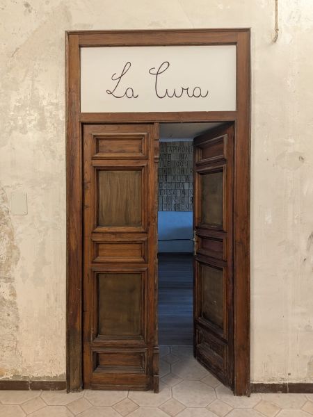 “La Cura”, nell’ex ospedale militare di Napoli