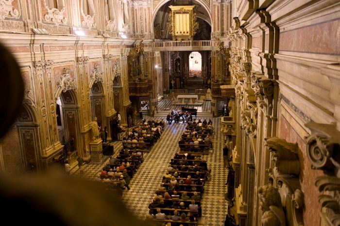 SPINACORONA, passeggiate musicali napoletane